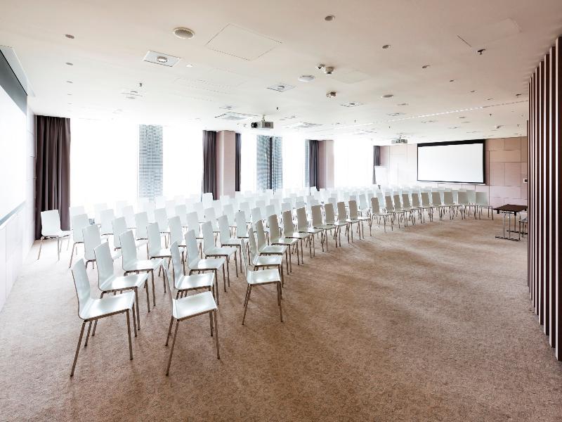 Khách sạn Sound Garden Airport 3*