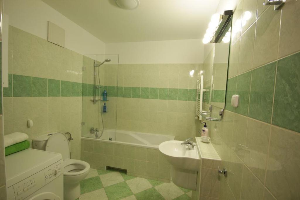 Apartment Eden Lucka