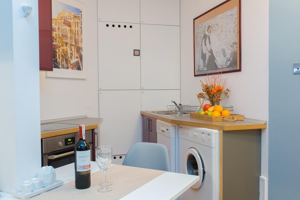 Wyzwolenia Studio For 3 * Warsaw