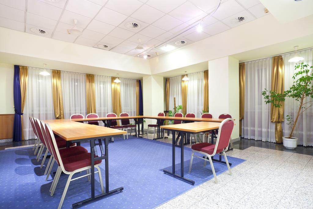 Belwederski 3*