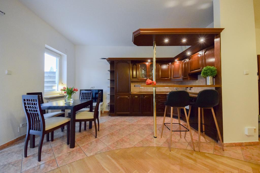 Shortstaypoland Bialobrzeska Apartment