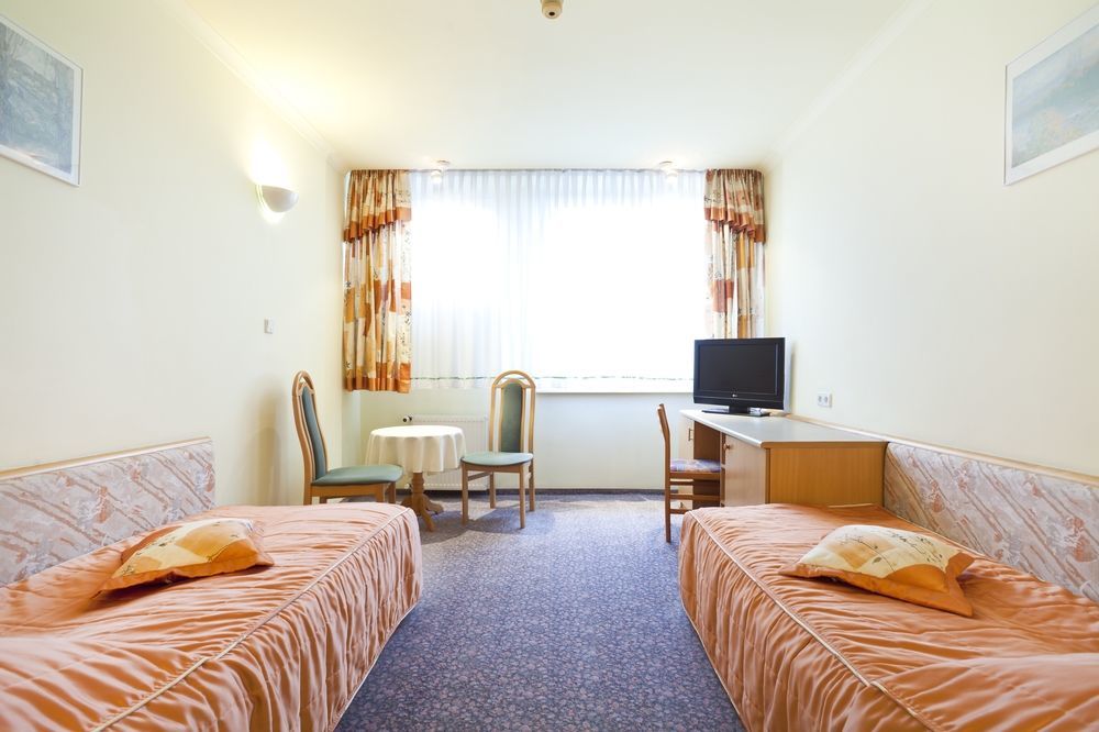 Hotel Belwederski 3*