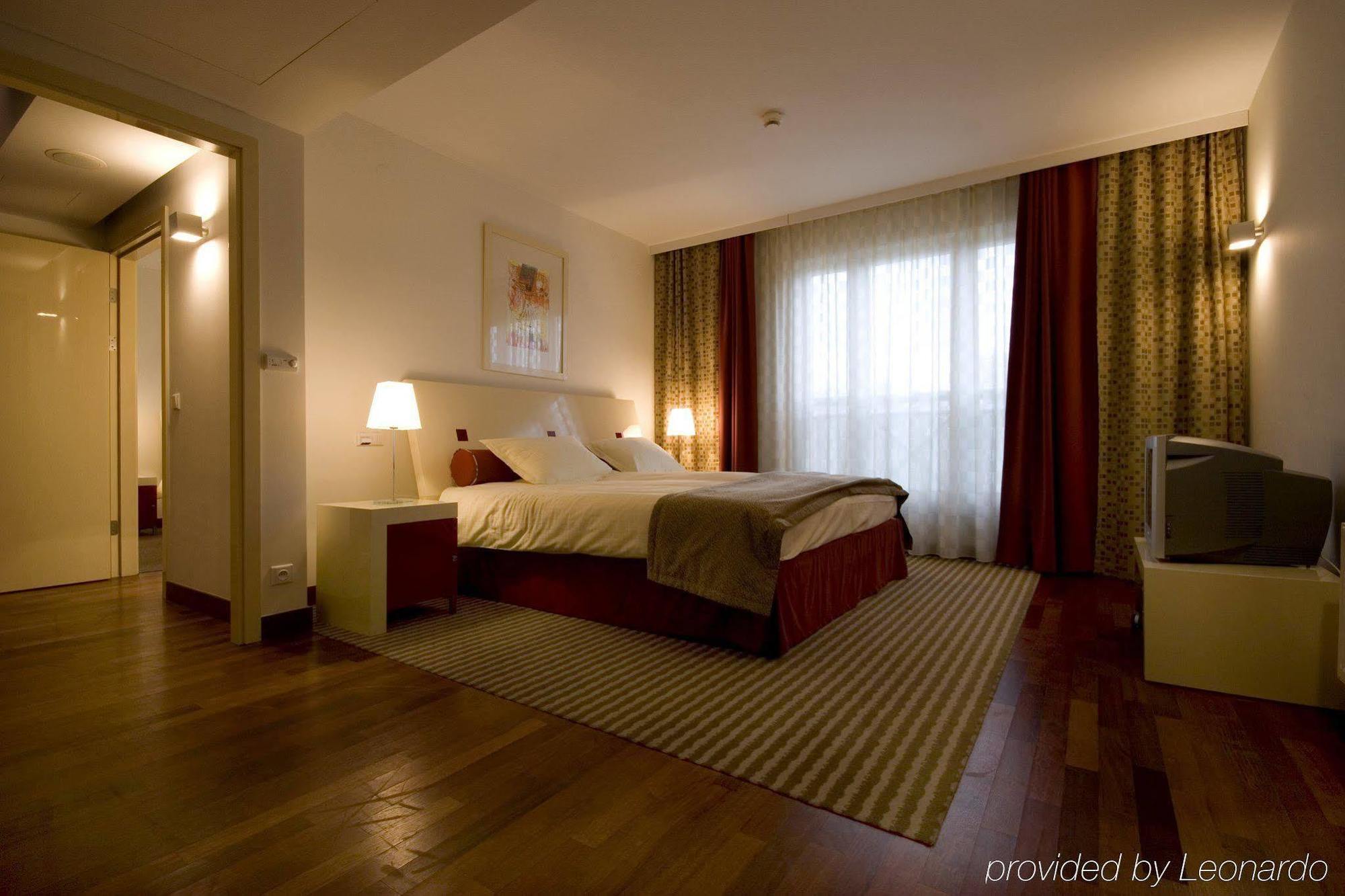 Aparthotel Mamaison Diana 4*