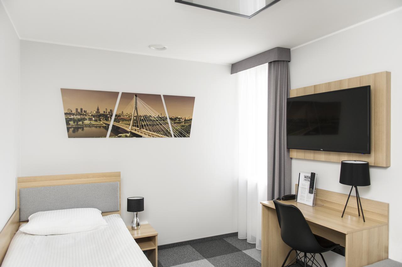 Waw Airport Okecie Khách sạn 2*