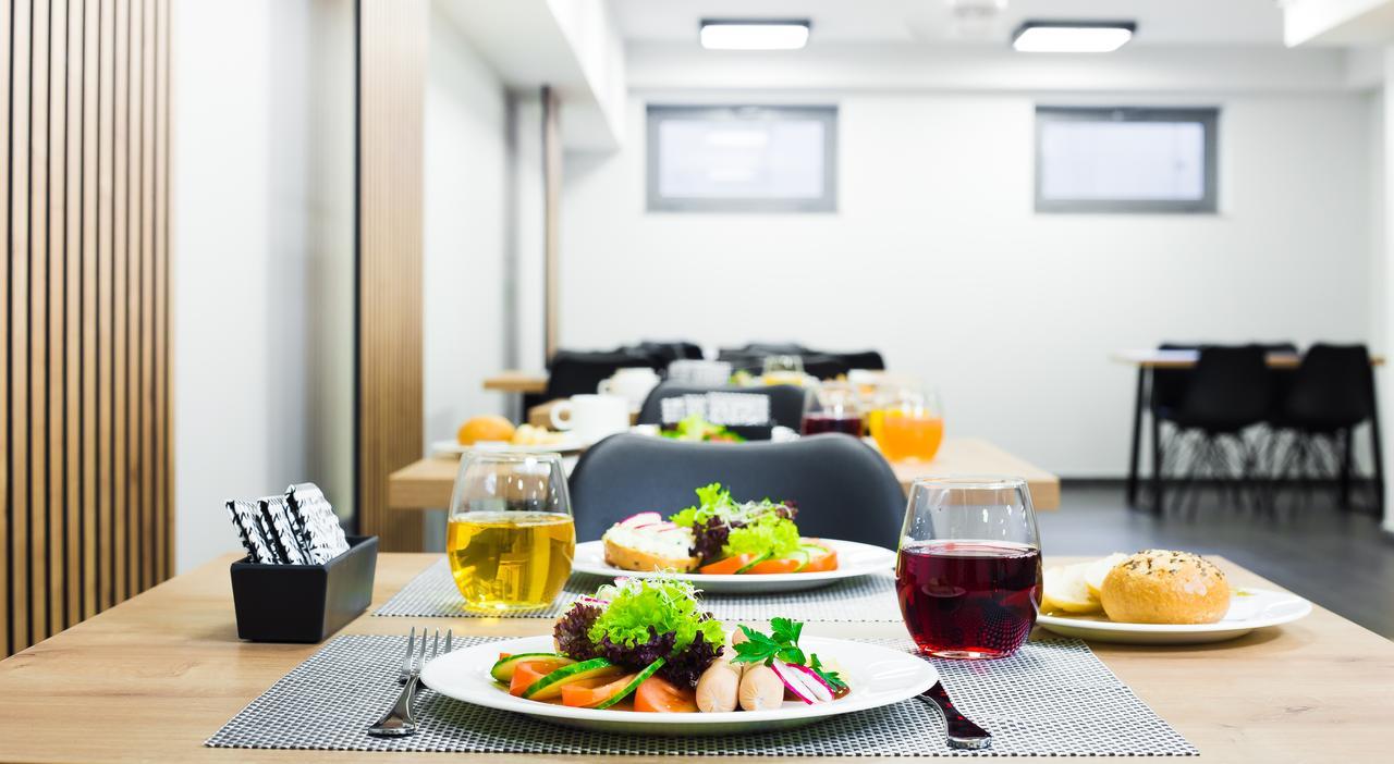 Waw Airport Okecie Khách sạn Warsaw