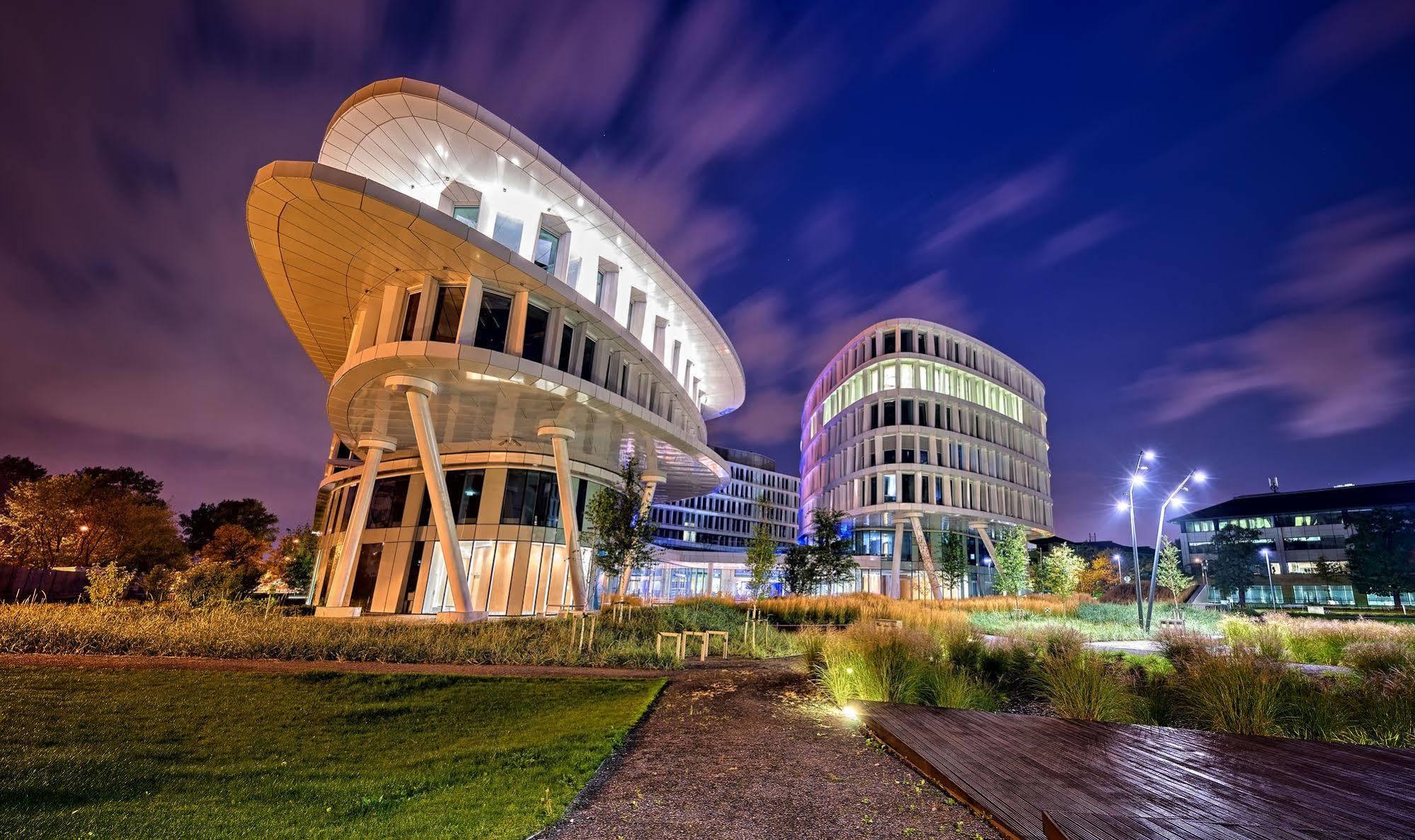 Khách sạn Sound Garden Airport Warsaw