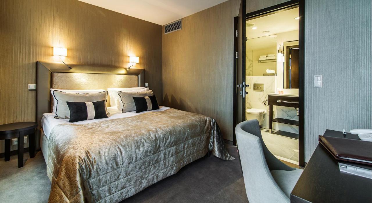 Airport Okęcie Hotel 4*