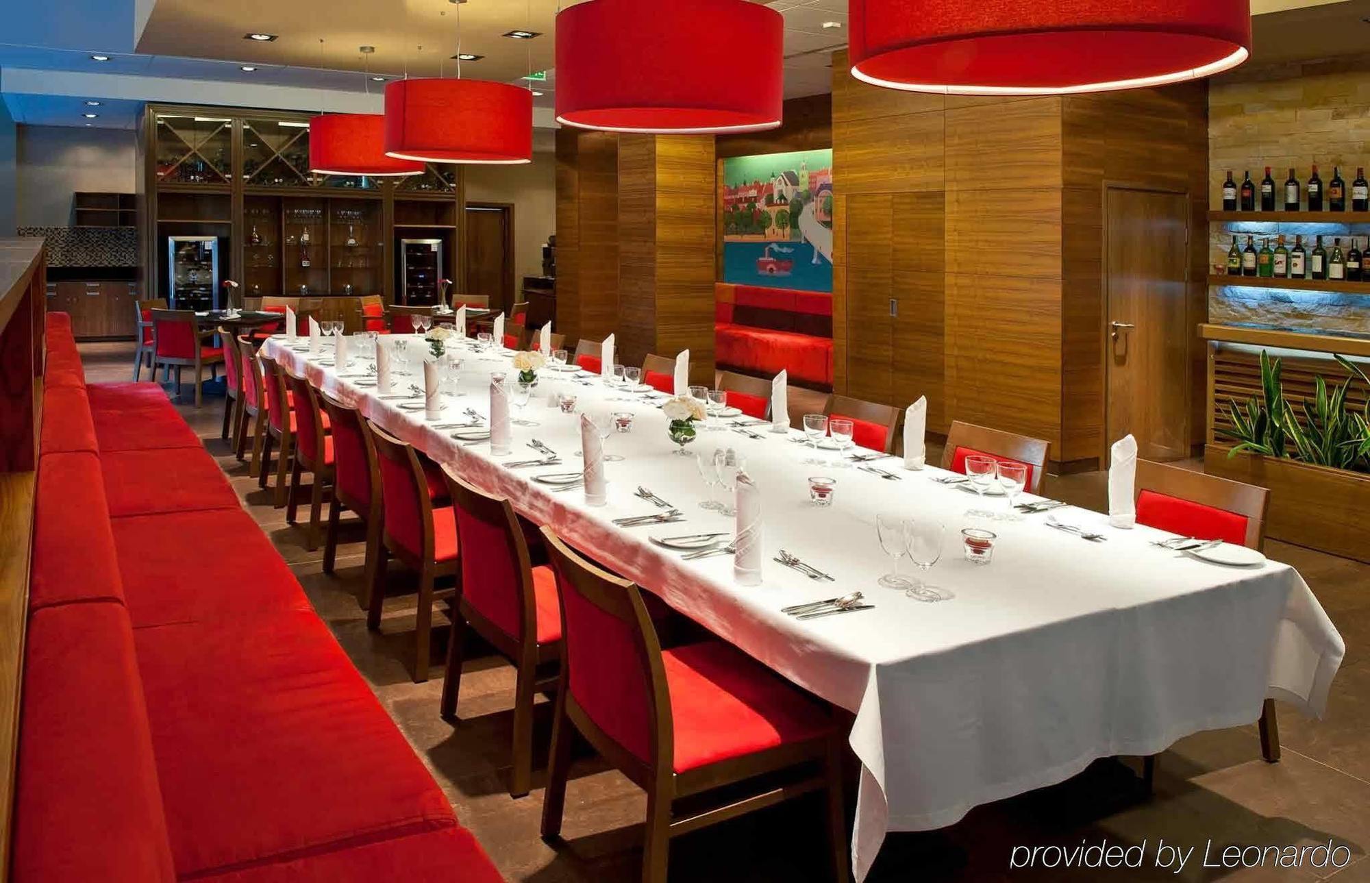 Khách sạn Mercure Airport 4*