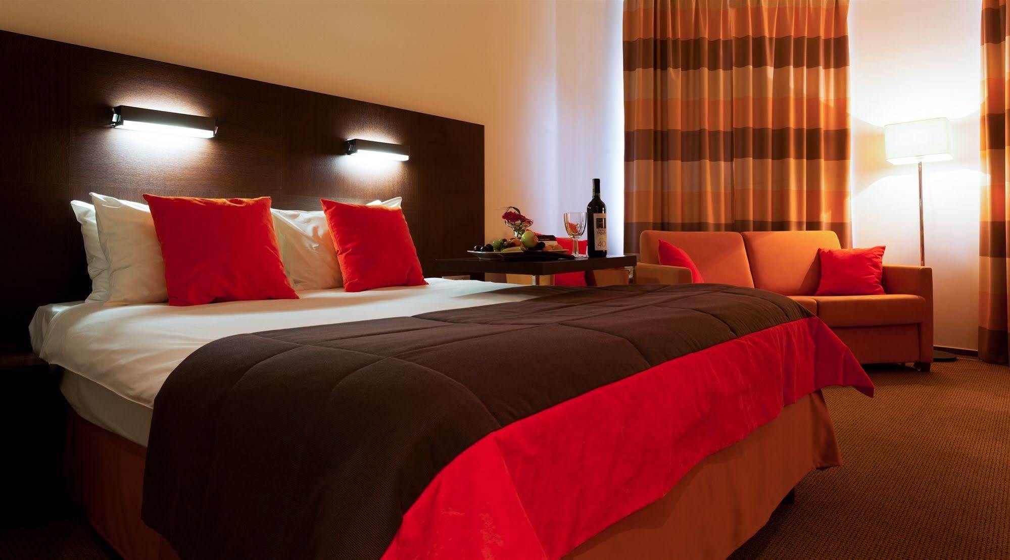 Khách sạn Mercure Airport Warsaw
