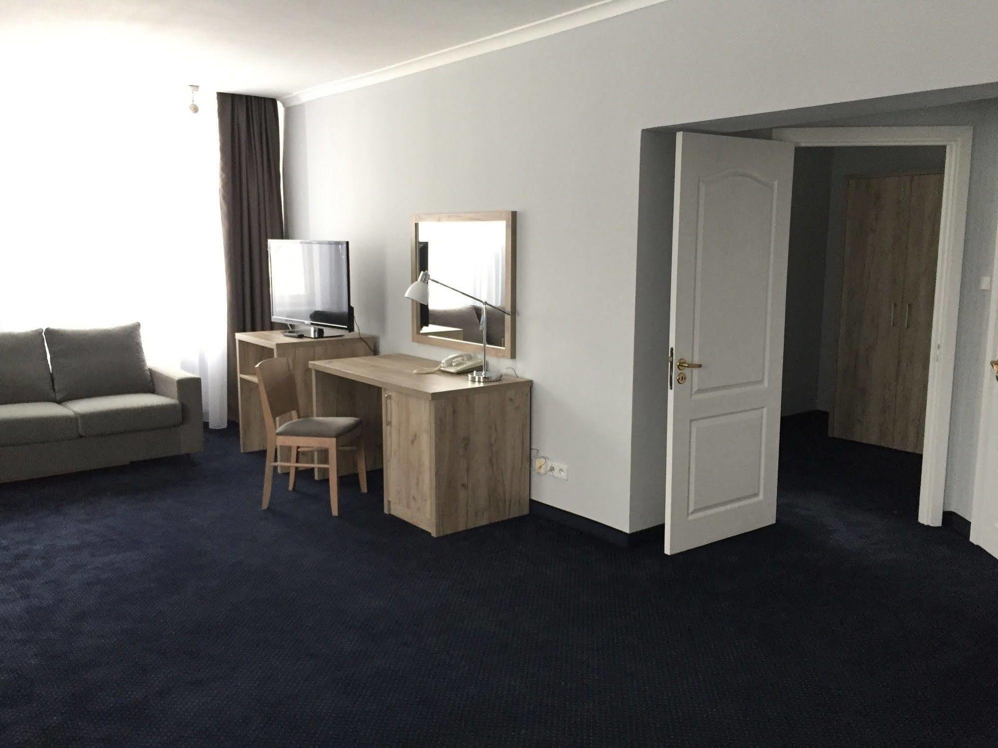 Belwederski 3* Varsóvia