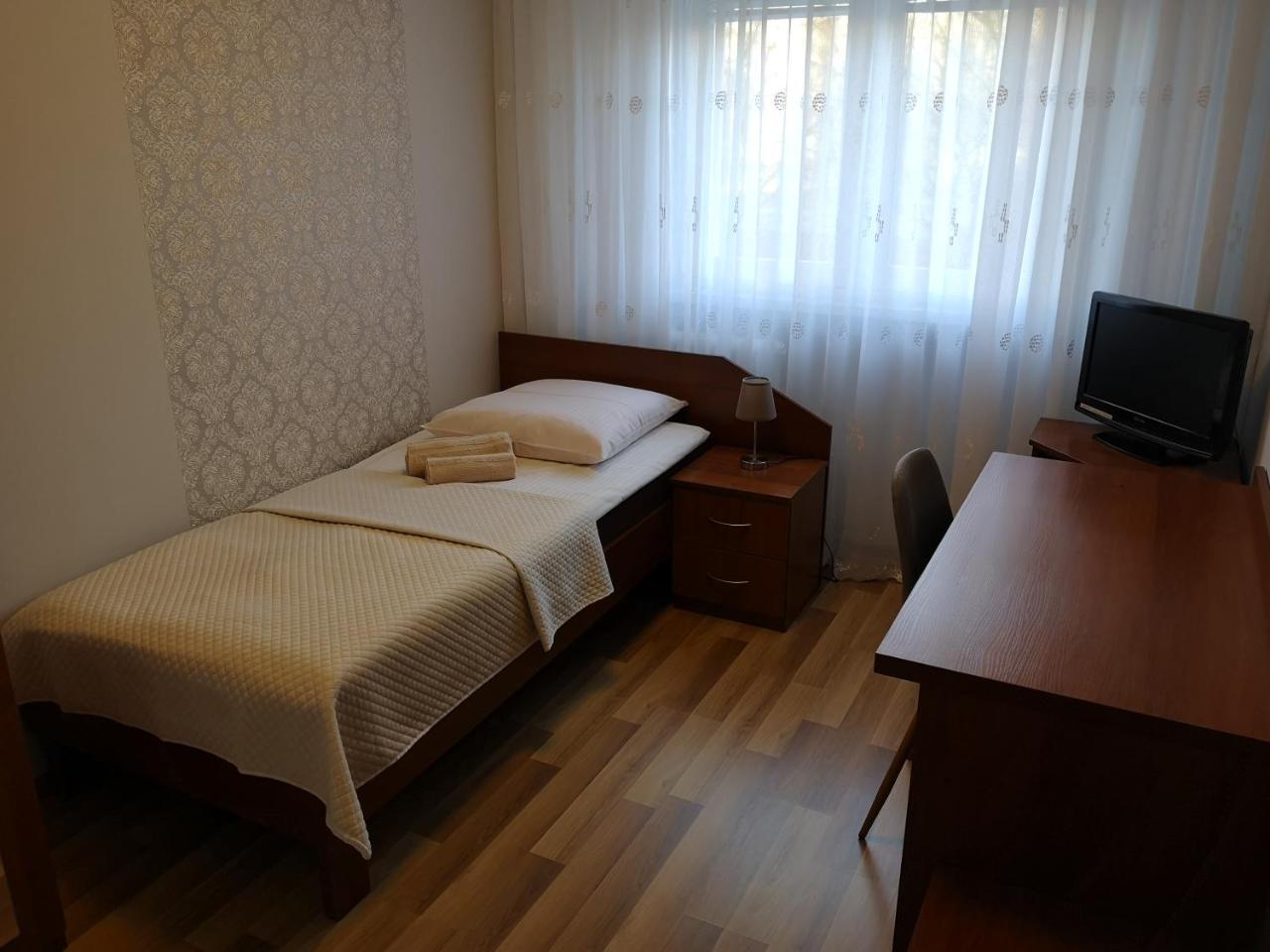 Gościnne O-es-ha * Warszawa