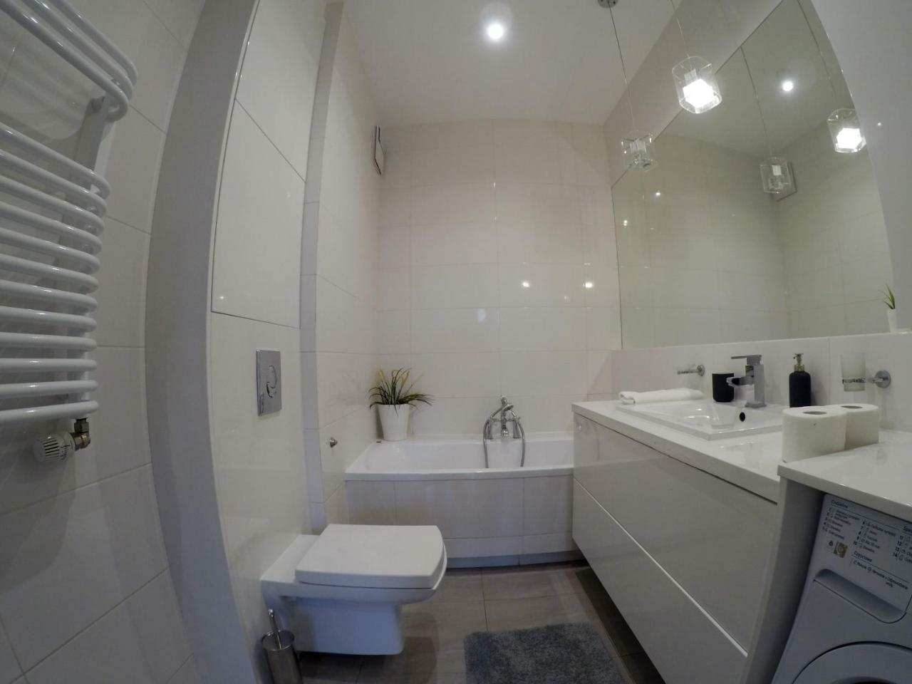 Apartament Triton Grojecka Apartment *