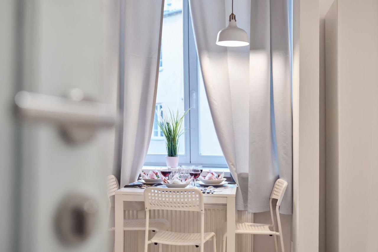 Chmielna 24 By Renters Apartamento Varsóvia