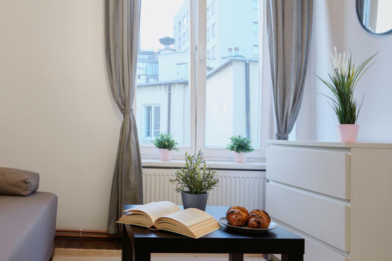 Chmielna 24 By Renters *