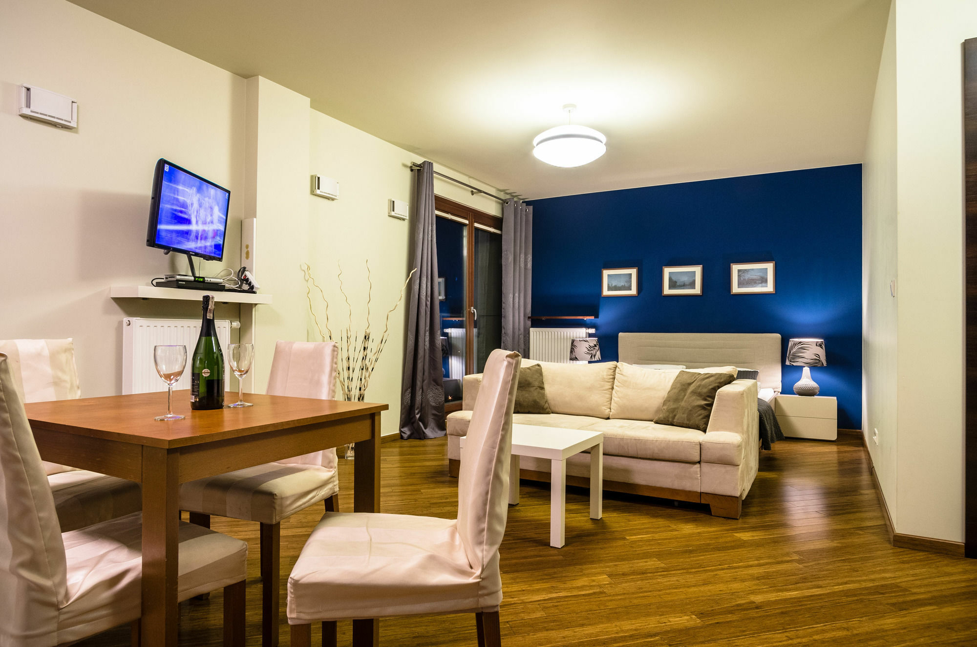 Silver Apartment Warsaw
