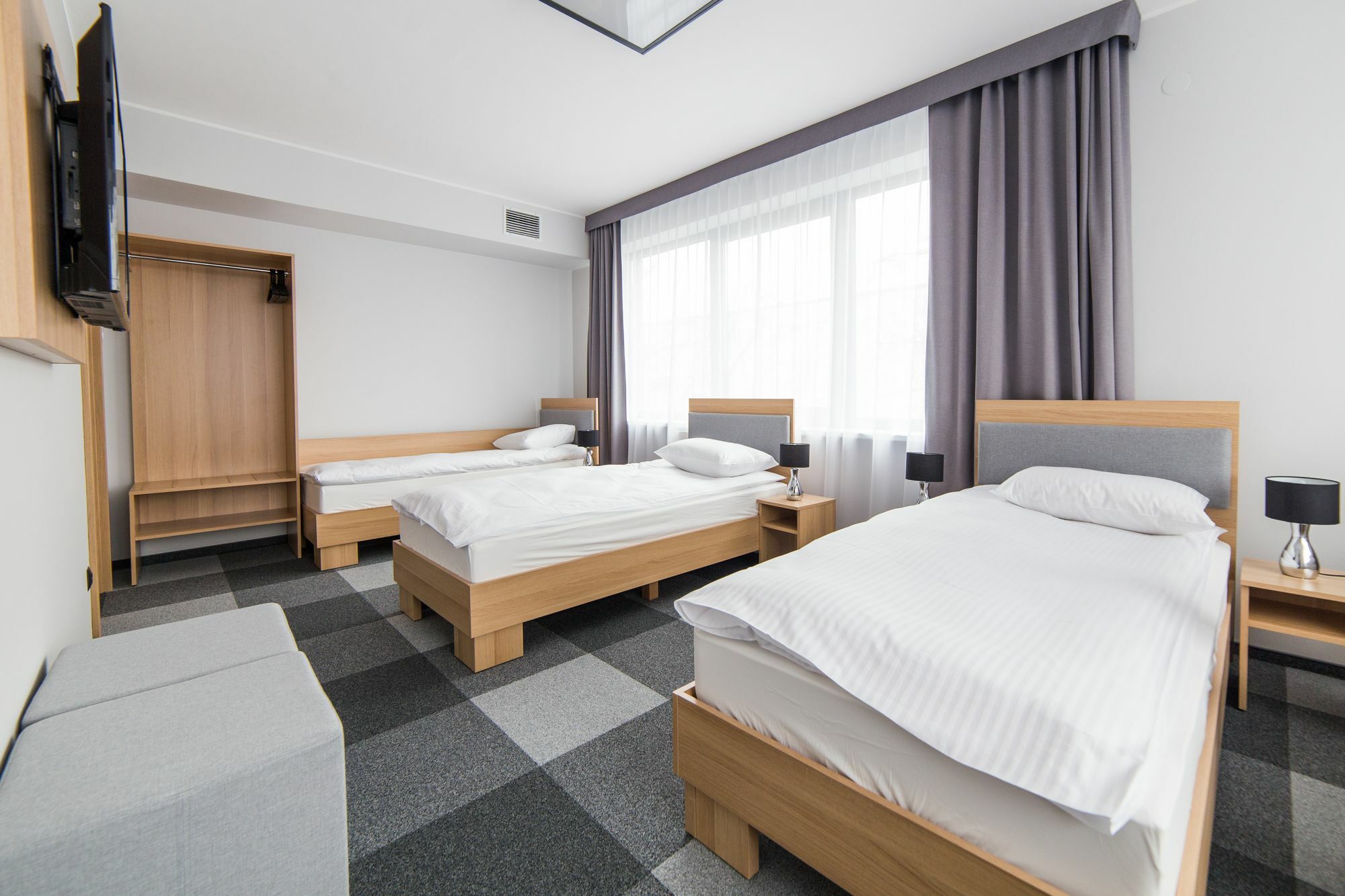 Waw Airport Okecie Khách sạn 2*