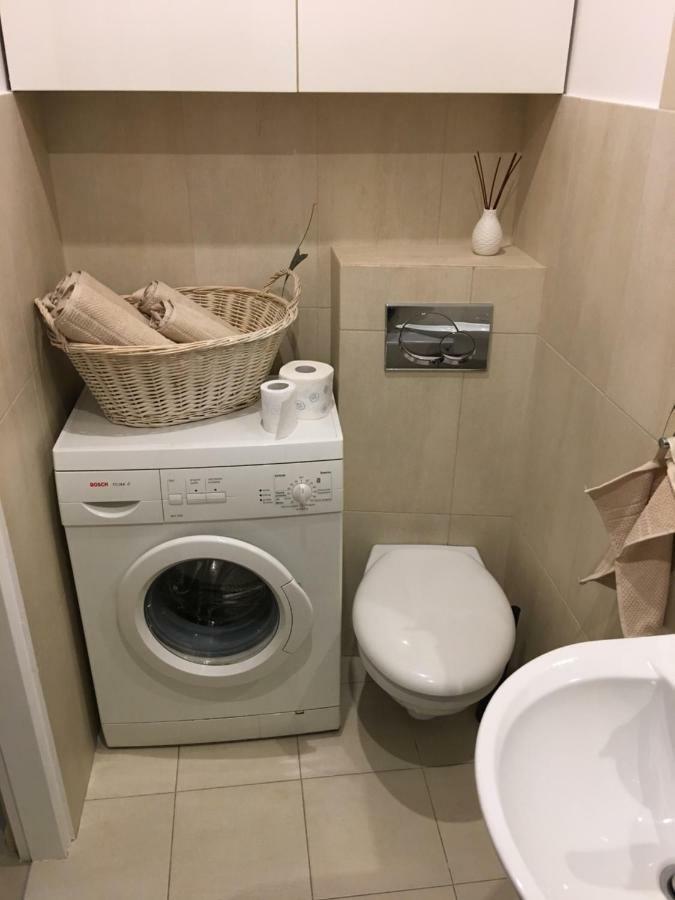 Apartment Guest