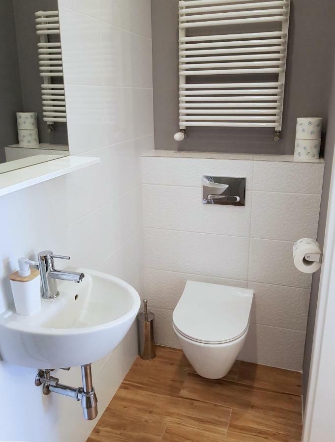 Metro Targowek Apartamento *