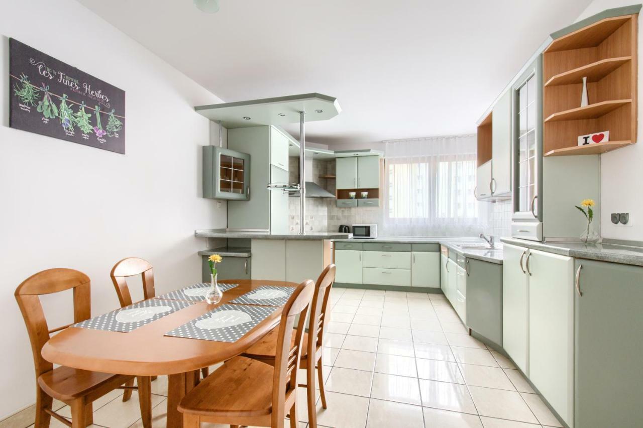 Gama Great Location & Famili 120m 2-12 People Apartment *