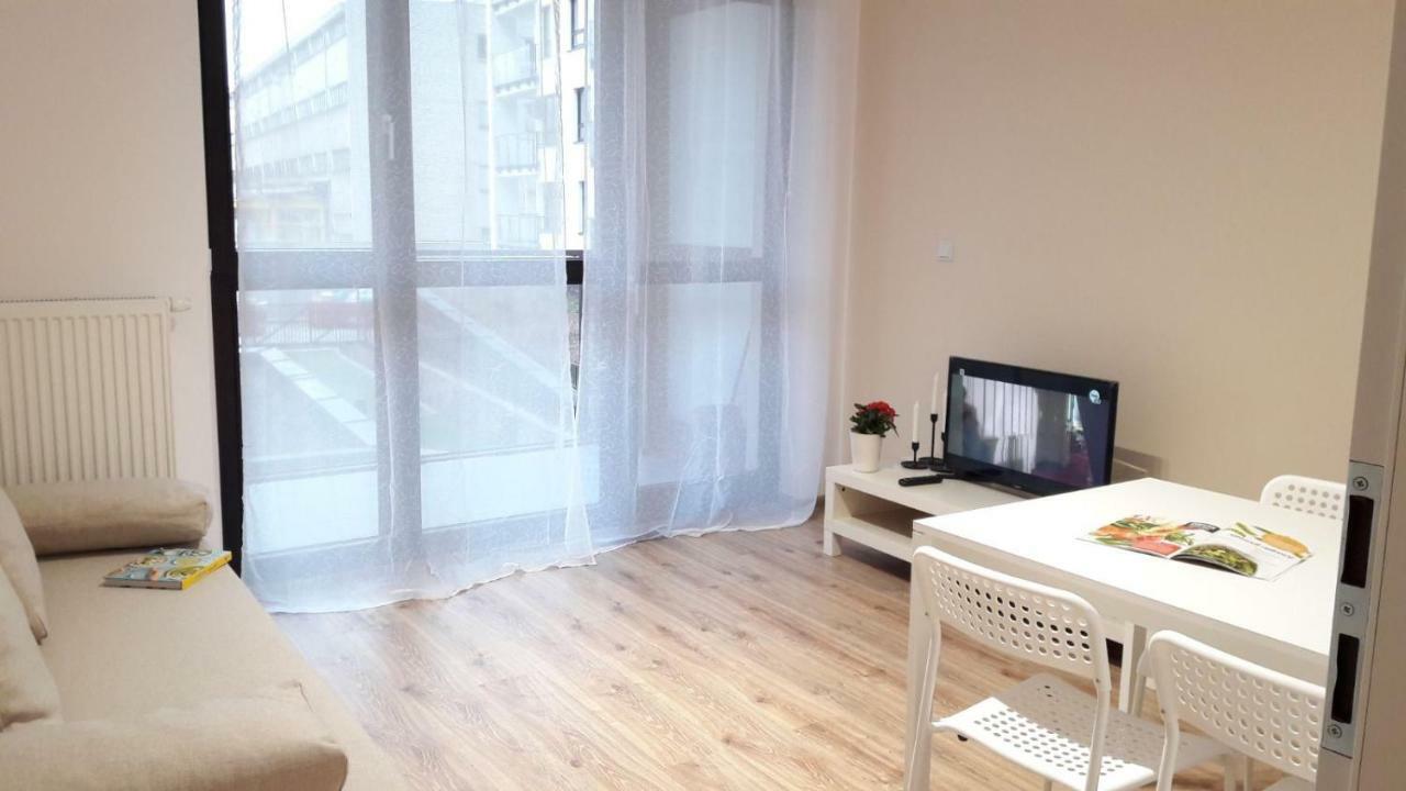 Newburg Wolska Apartment *
