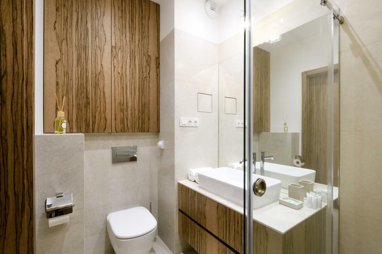 Luxlux Afara * Warsaw