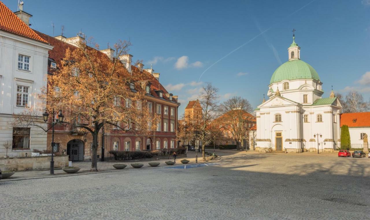 Concierge Old Town Square