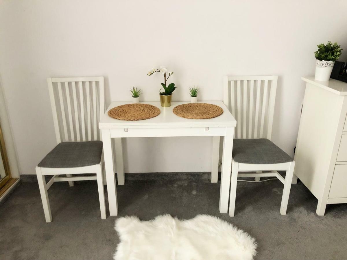 Solidarnosci 82A - Cosy Studio Apartment