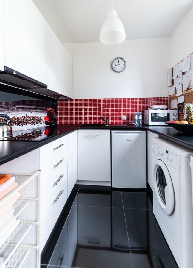 Apartment Torunska Road S8 *