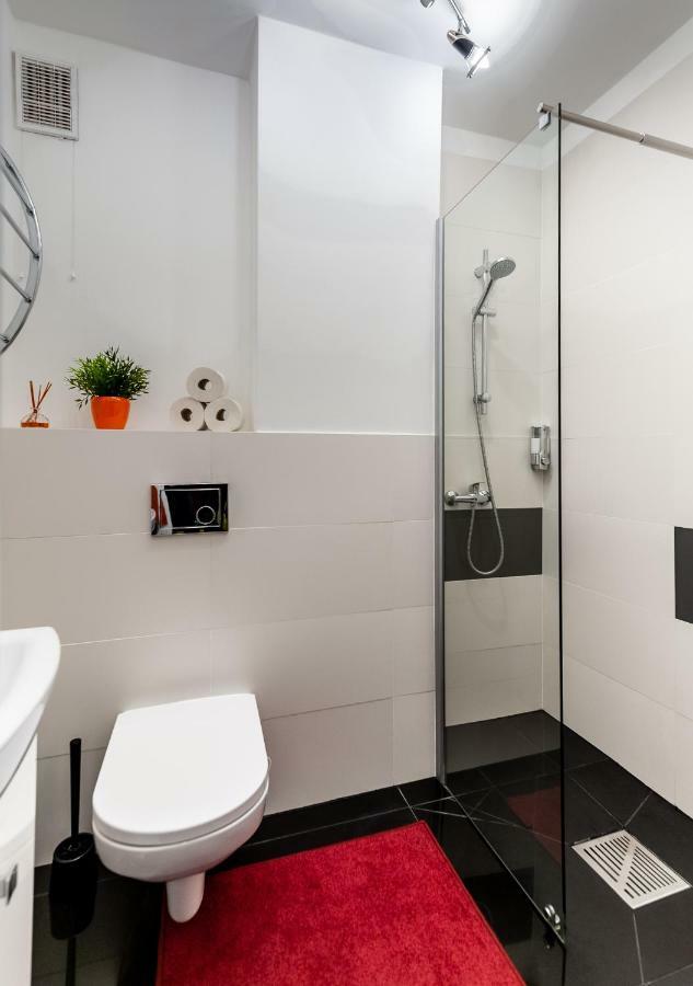 Apartment Torunska Road S8 *