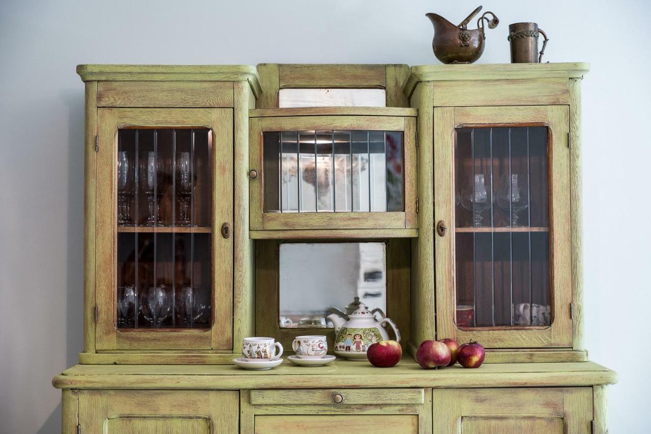 Folk Apartment *