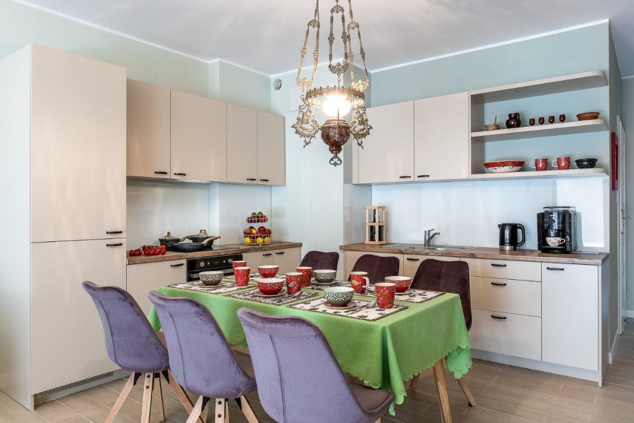 Folk Apartment