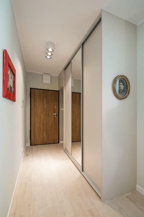 Folk Apartment *