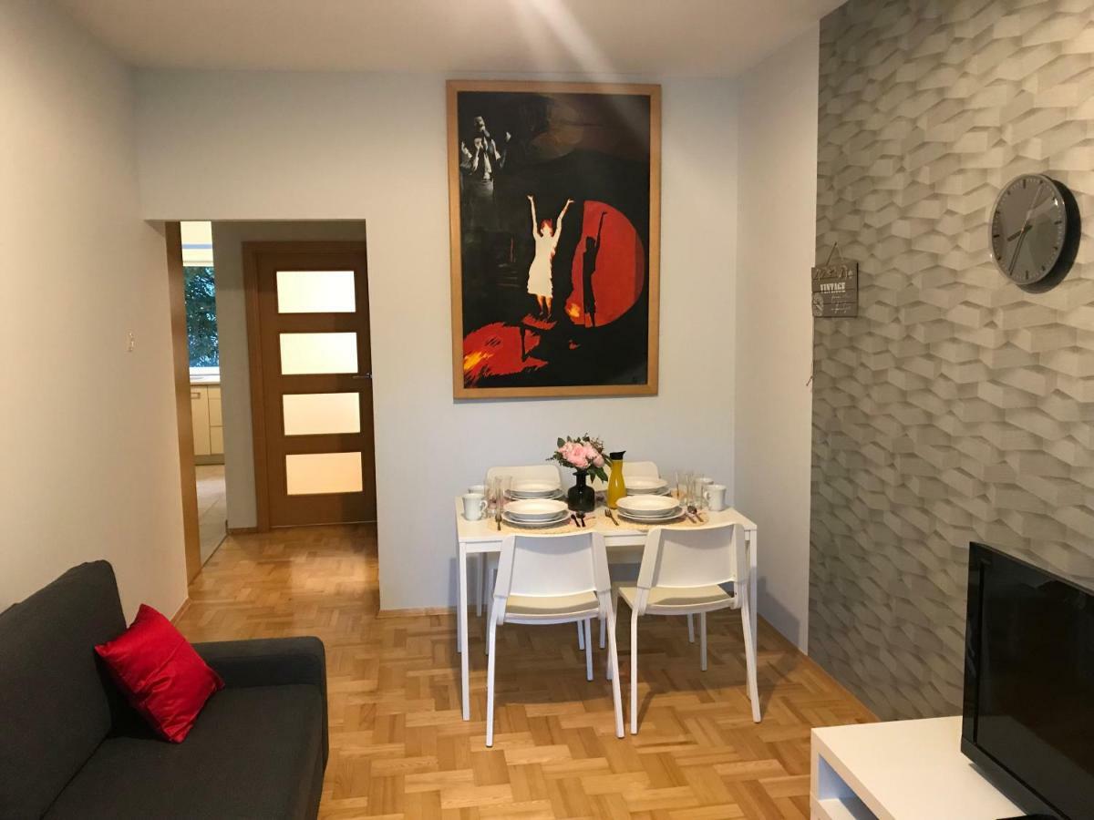 Rent0nline Hoza Center Metro * Warsaw
