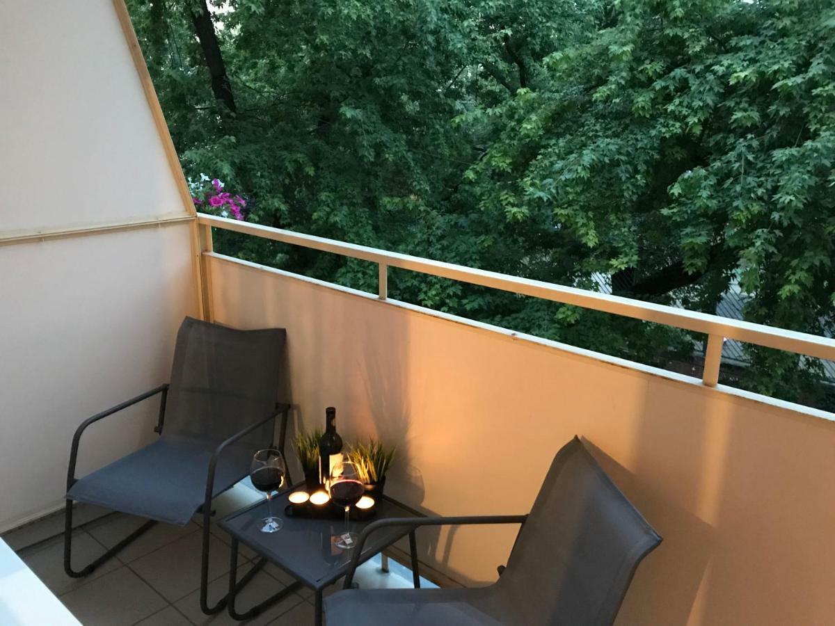 Rent0nline Hoza Center Metro Apartment *