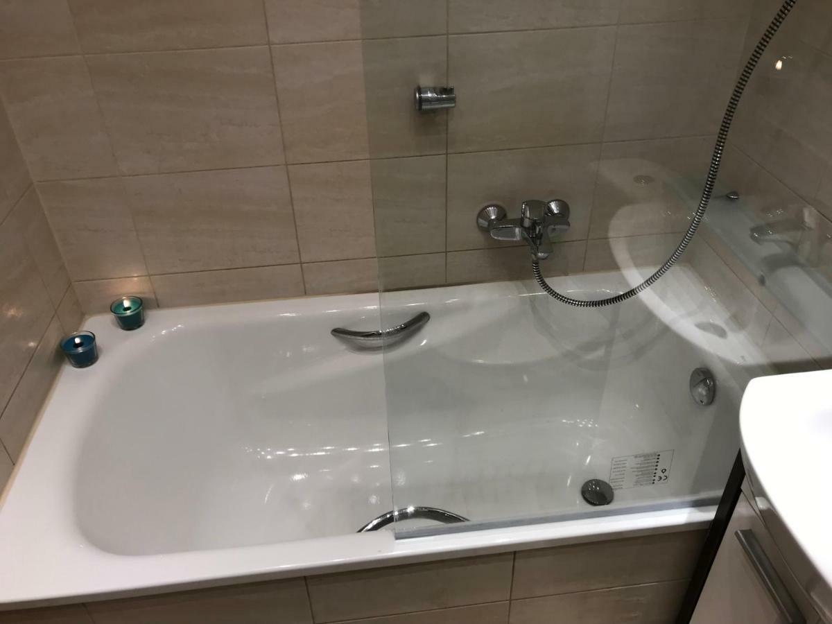 Rent0nline Hoza Center Metro *