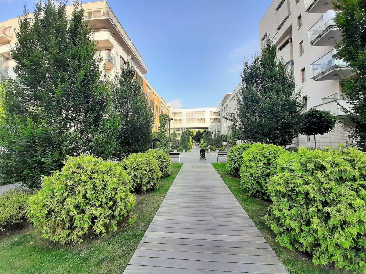 Airport Amber Apartment *