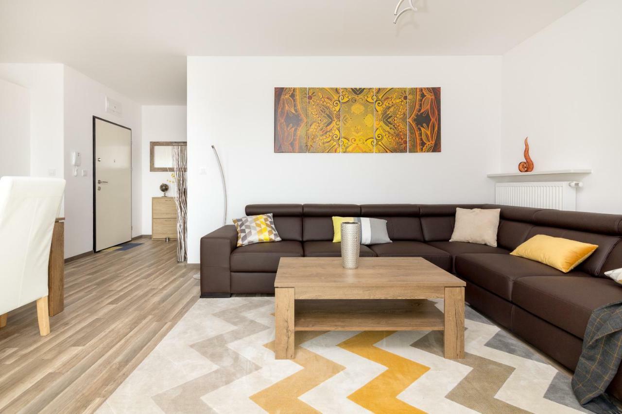 Airport 3-bedroom * Warsaw