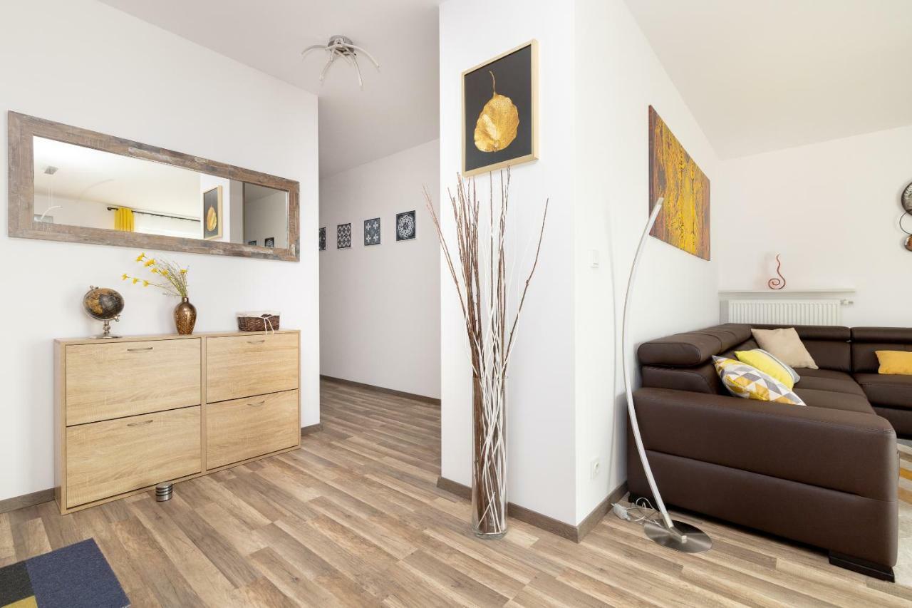 Airport 3-bedroom Apartment Warsaw