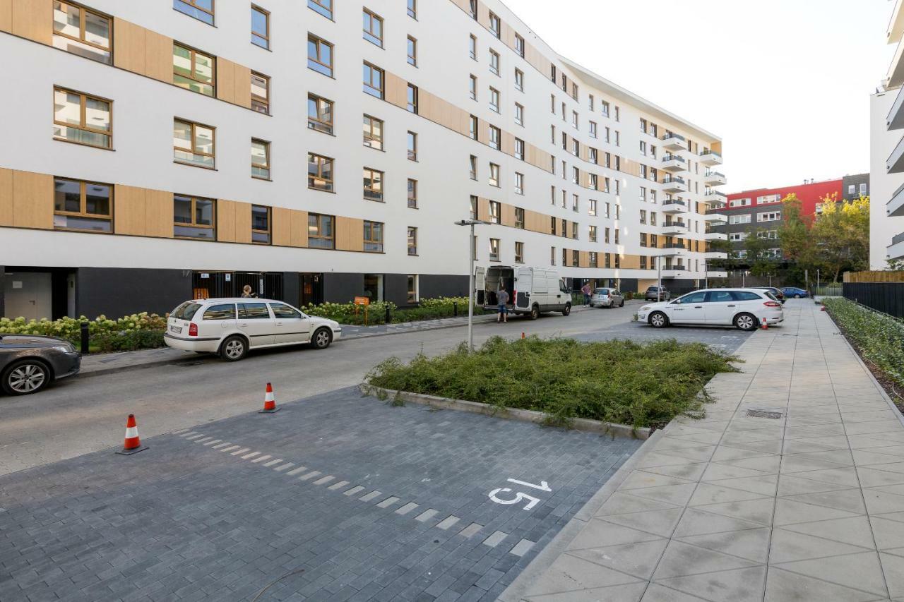 Airport 3-bedroom Apartment Warsaw