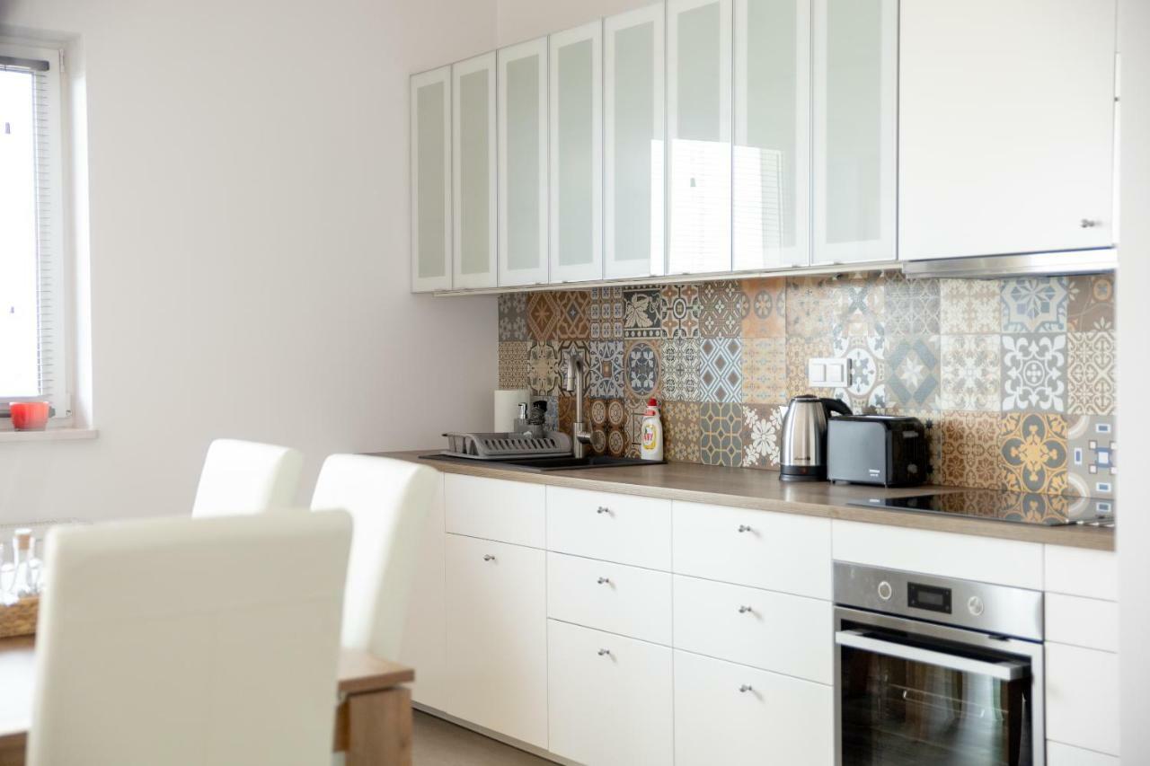 Airport 3-bedroom Apartment