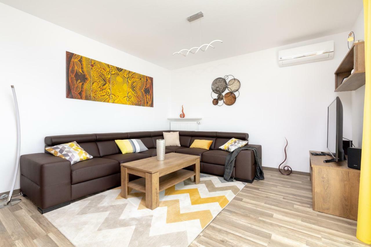 Airport 3-bedroom *