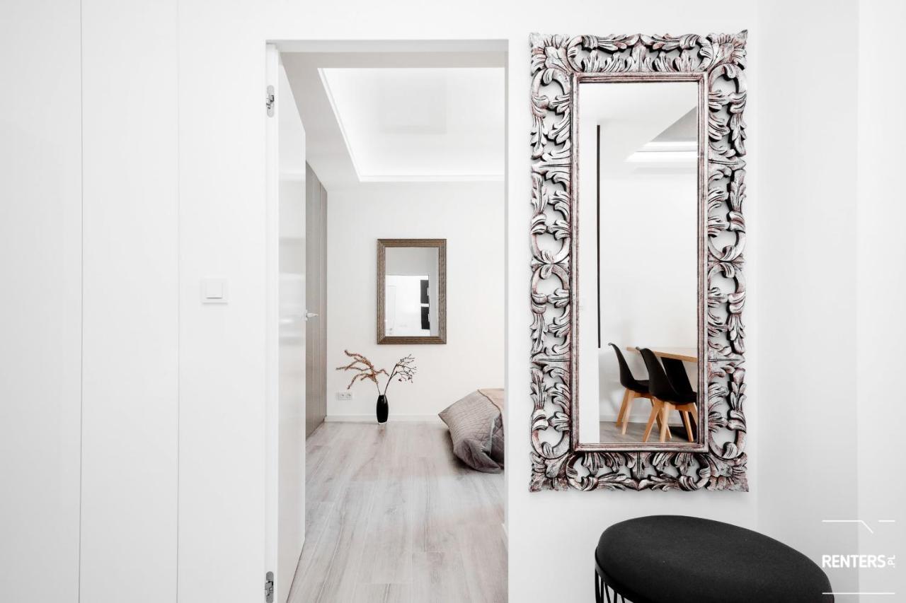 Apartment Grzybowska By Renters *