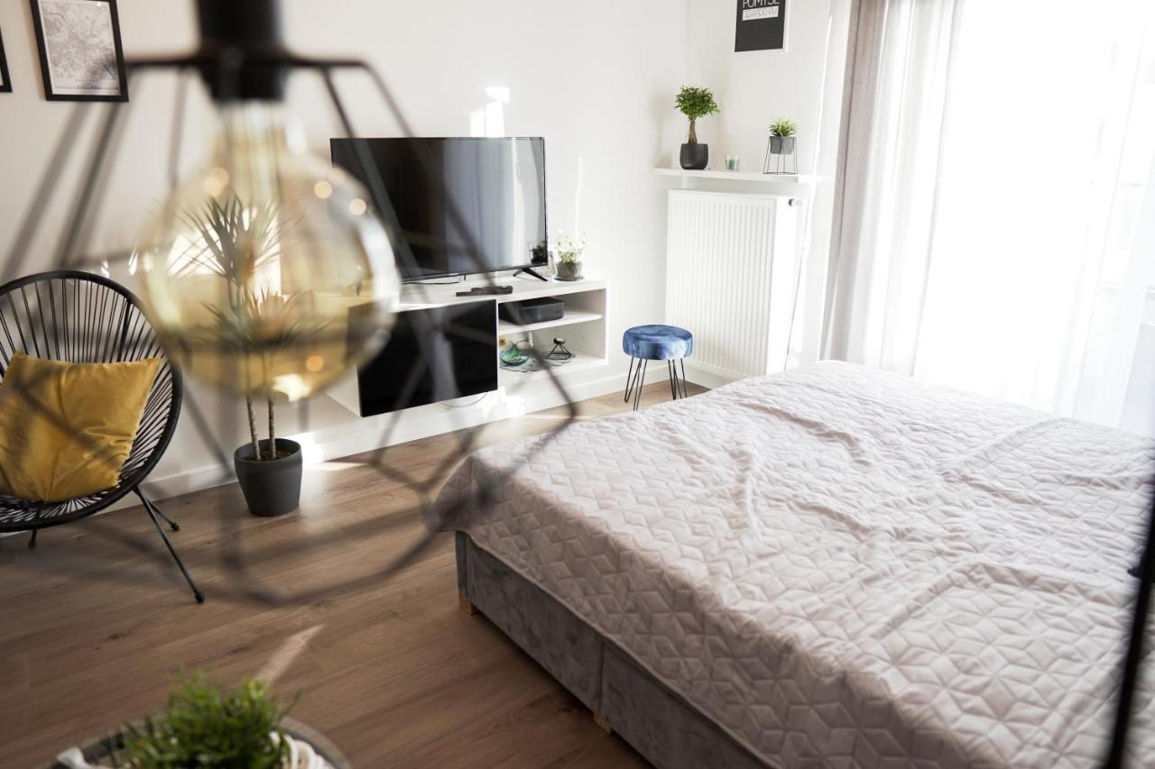 Vizzit Us Premium Apartment *