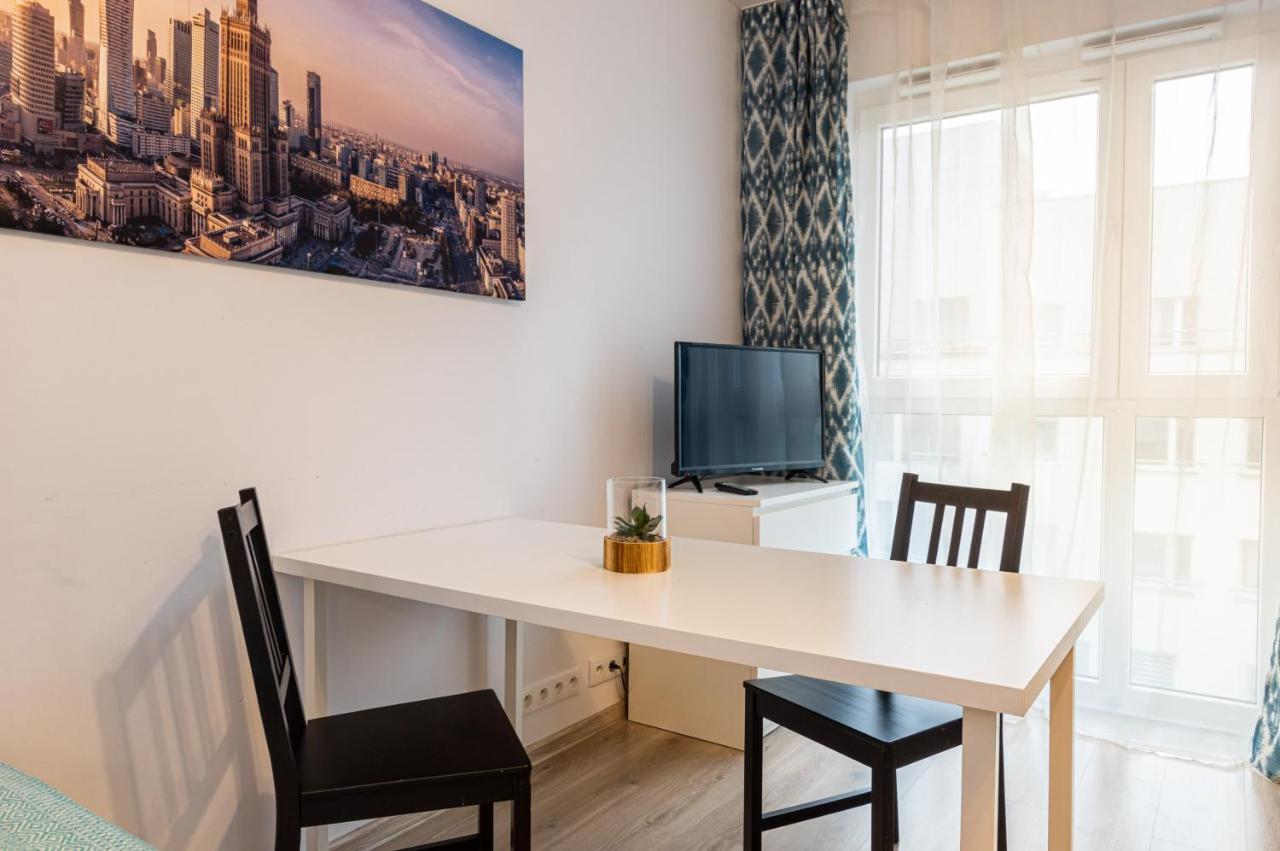 Galeria Rondo Wiatraczna Apartment *