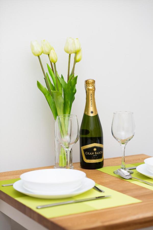 Warecka By Renters Apartamento *