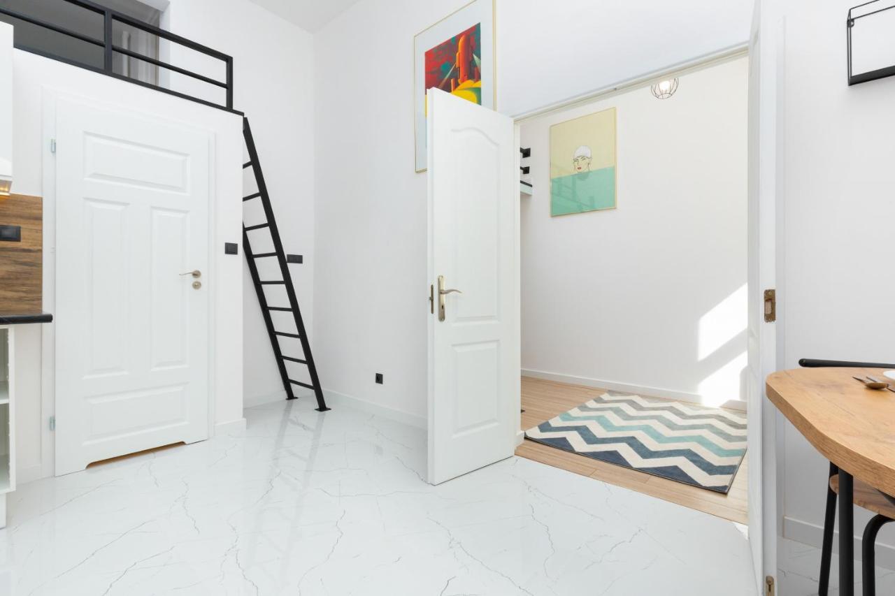 Aleje Jerozolimskie 85 By Renters Apartment