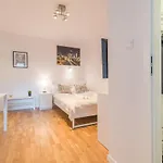 Rent like home - Złota 65