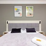 Wolska Residence Apartments With Parking By Noclegi Renters