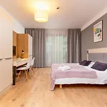Wolska Residence Apartments With Parking By Noclegi Renters