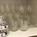 Leo Apartment